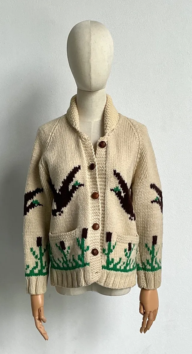 Vintage Hand-Knitted Wool Cardigan — additional photo 7