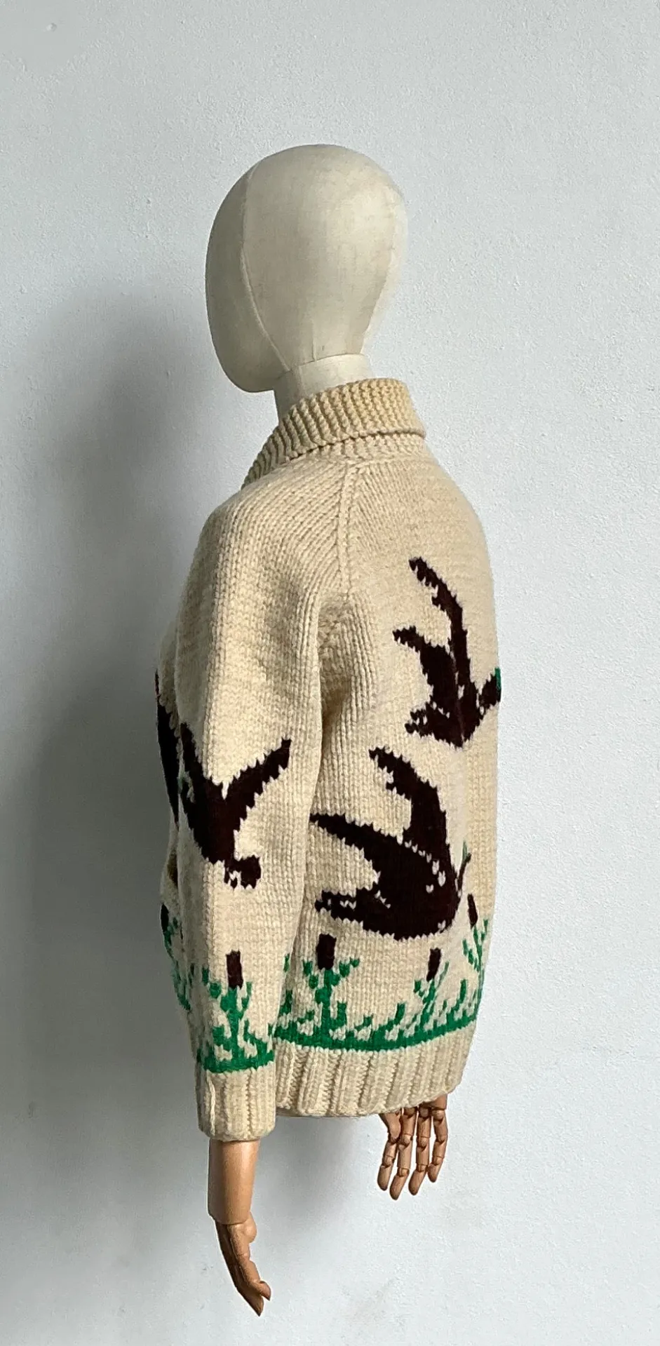 Vintage Hand-Knitted Wool Cardigan — additional photo 8