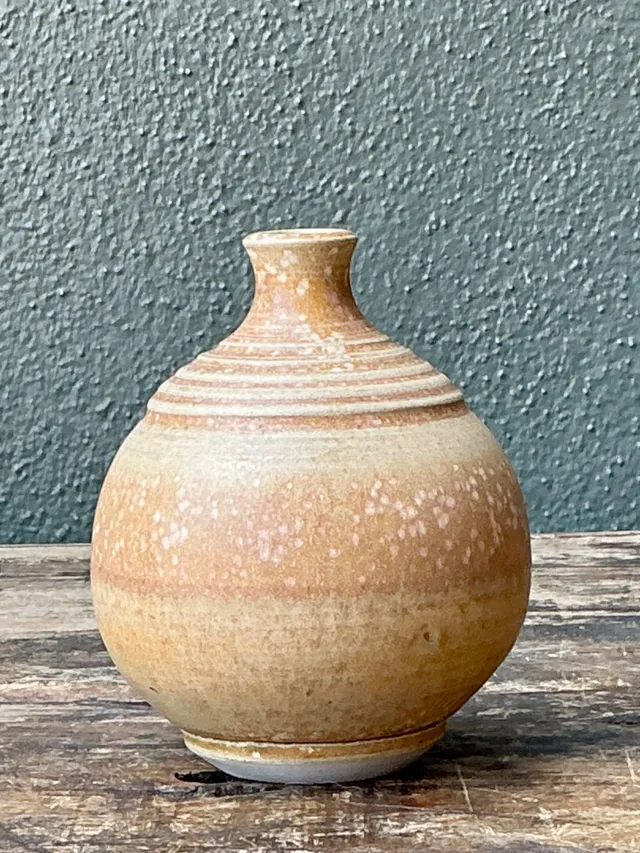 Vintage Studio Pottery Vase - Cream, 3.25W x 4H — additional photo 3