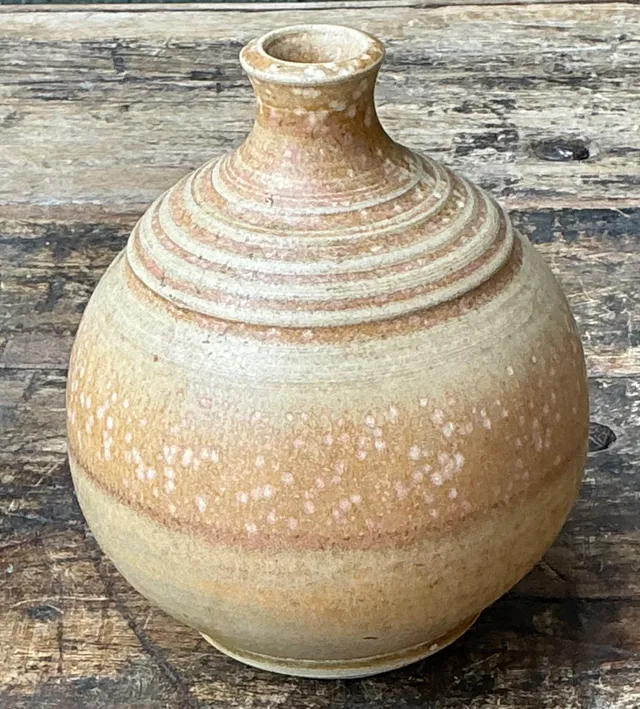 Vintage Studio Pottery Vase - Cream, 3.25W x 4H — additional photo 5