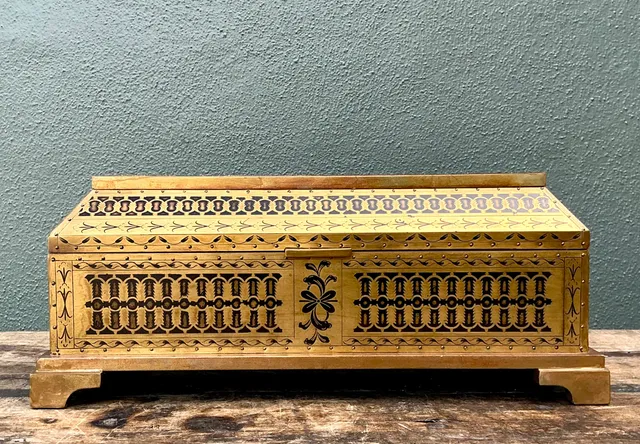 Vintage Brass Inlaid Decorative Box — additional photo 3