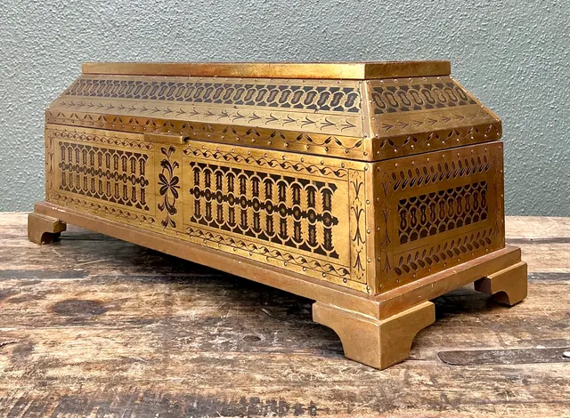 Vintage Brass Inlaid Decorative Box — additional photo 4