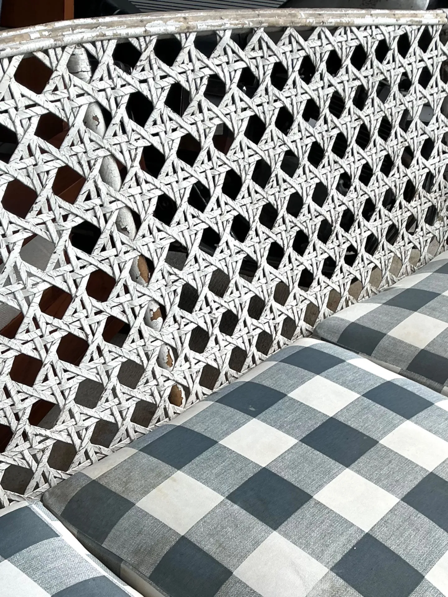 Vintage Distressed White Rattan and Checkered Sofa — additional photo 3
