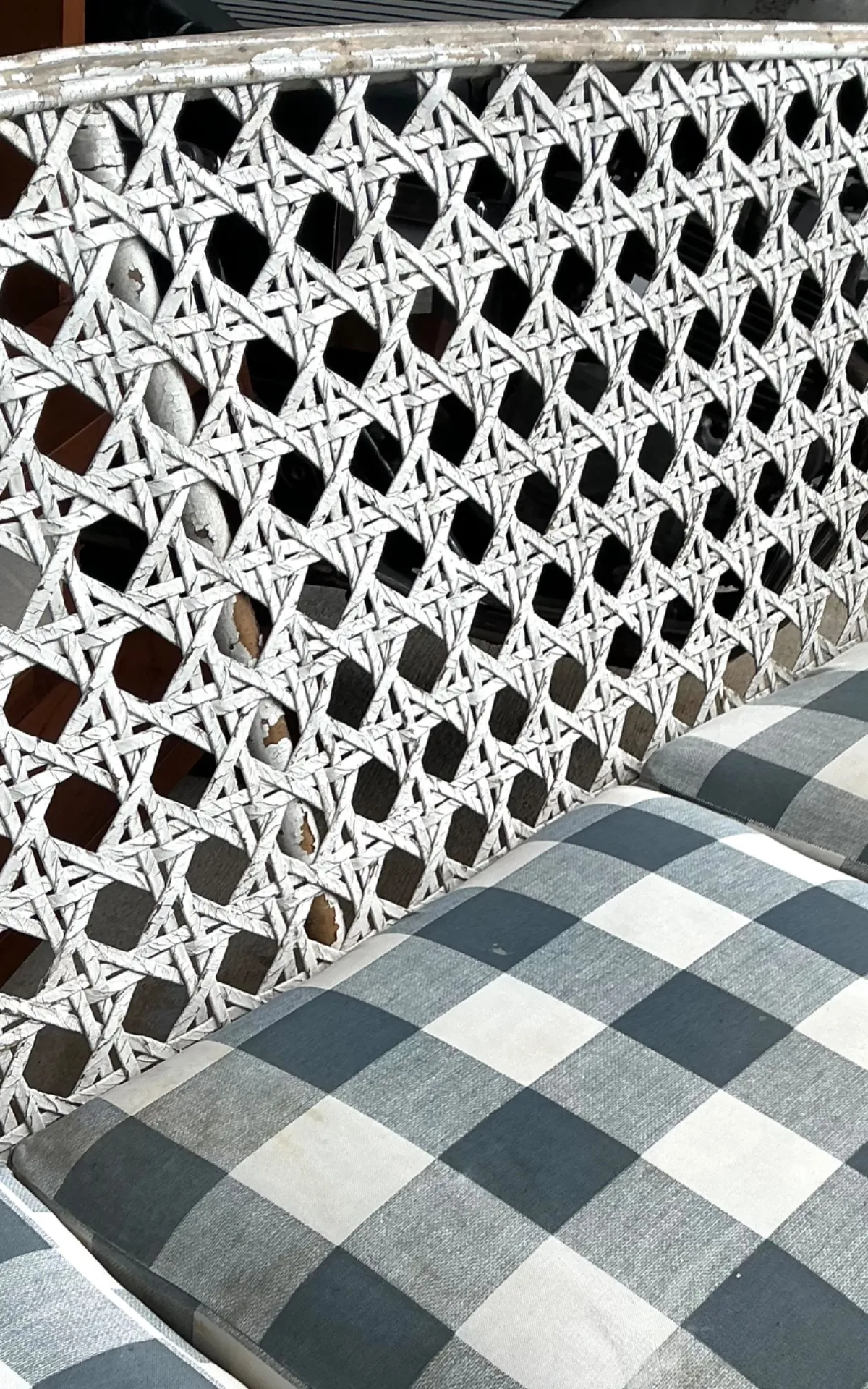 Vintage Distressed White Rattan and Checkered Sofa — additional photo 3