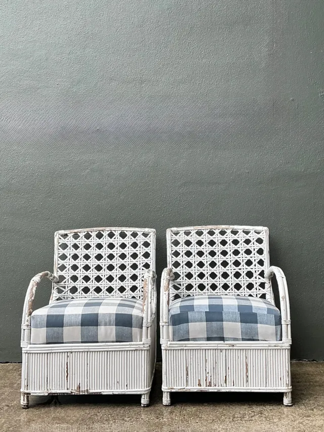 Vintage White Rattan Lounge Chairs - A Pair — additional photo 4