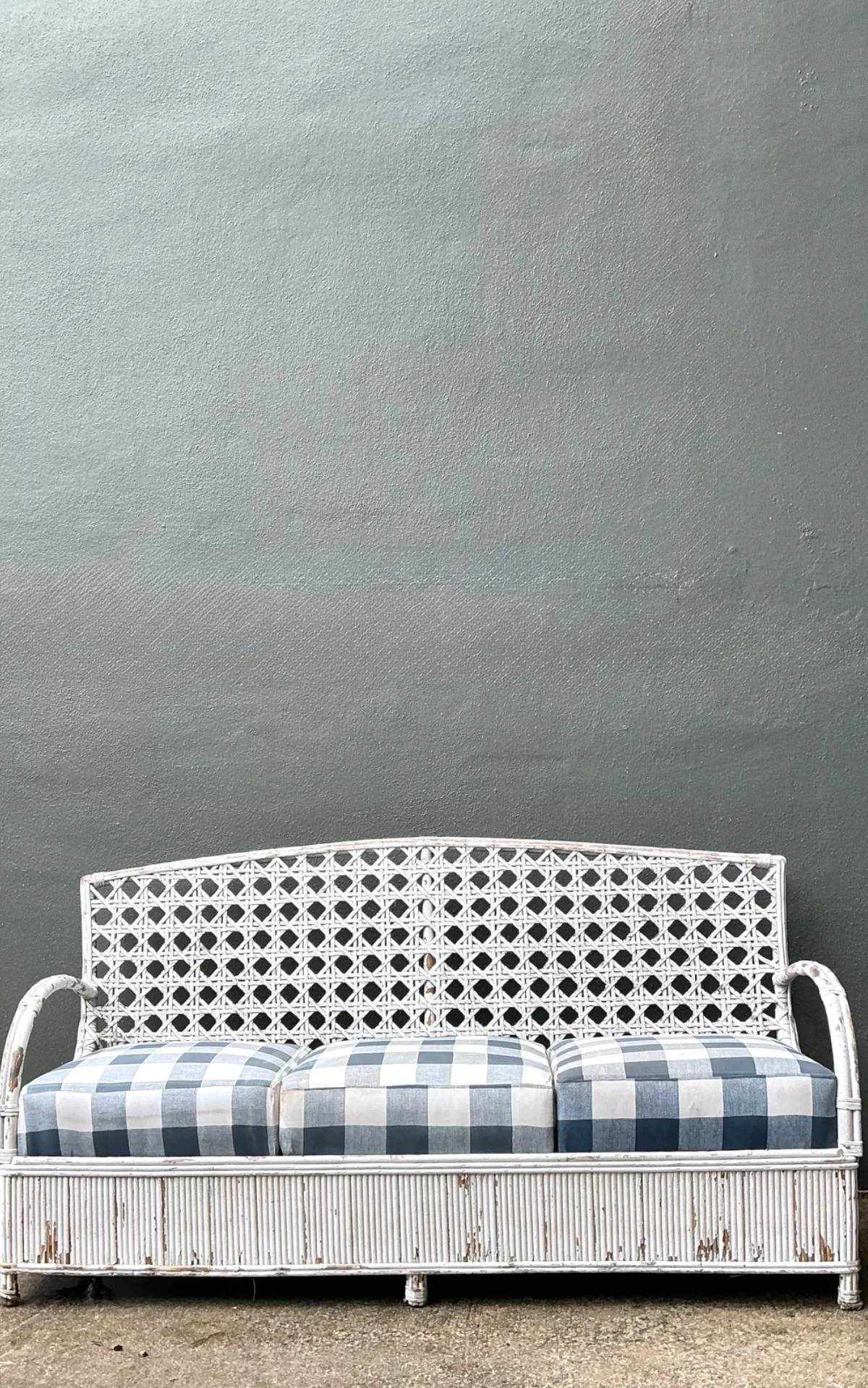 Vintage Distressed White Rattan and Checkered Sofa — additional photo 5
