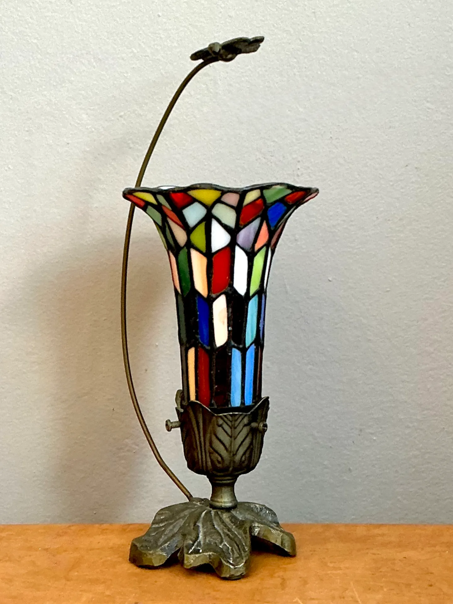 Vintage Stained Glass and Metal Table Lamp — additional photo 4