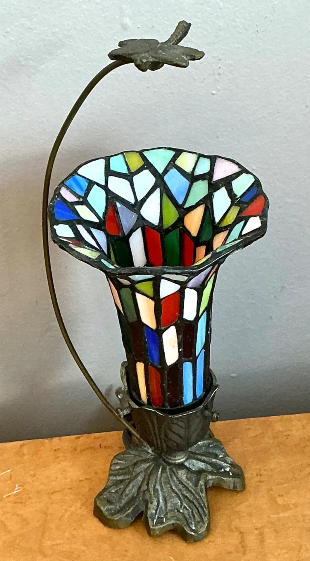 Vintage Stained Glass and Metal Table Lamp — additional photo 6