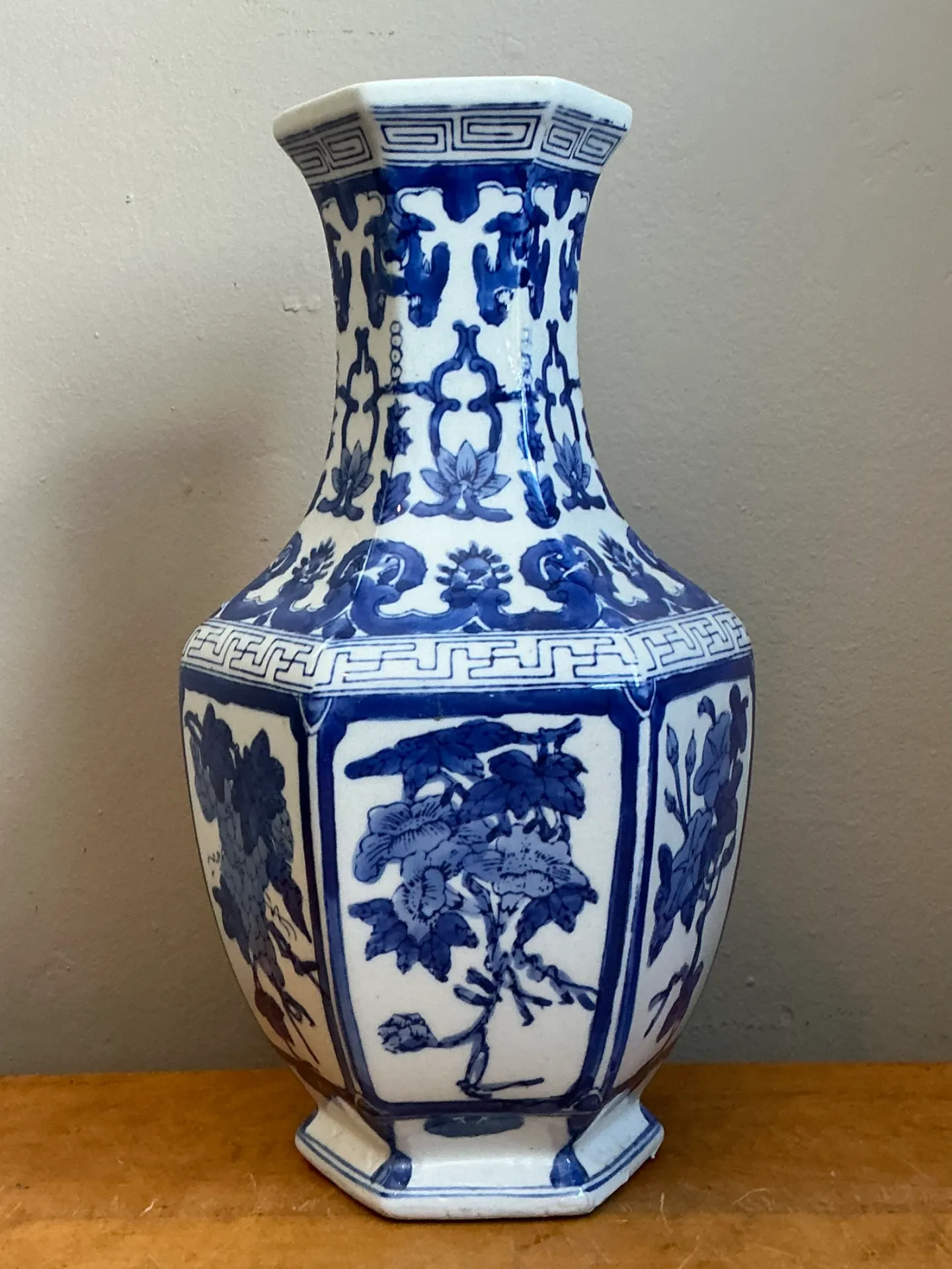 Vintage Chinese Blue and White Ceramic Vase — additional photo 5