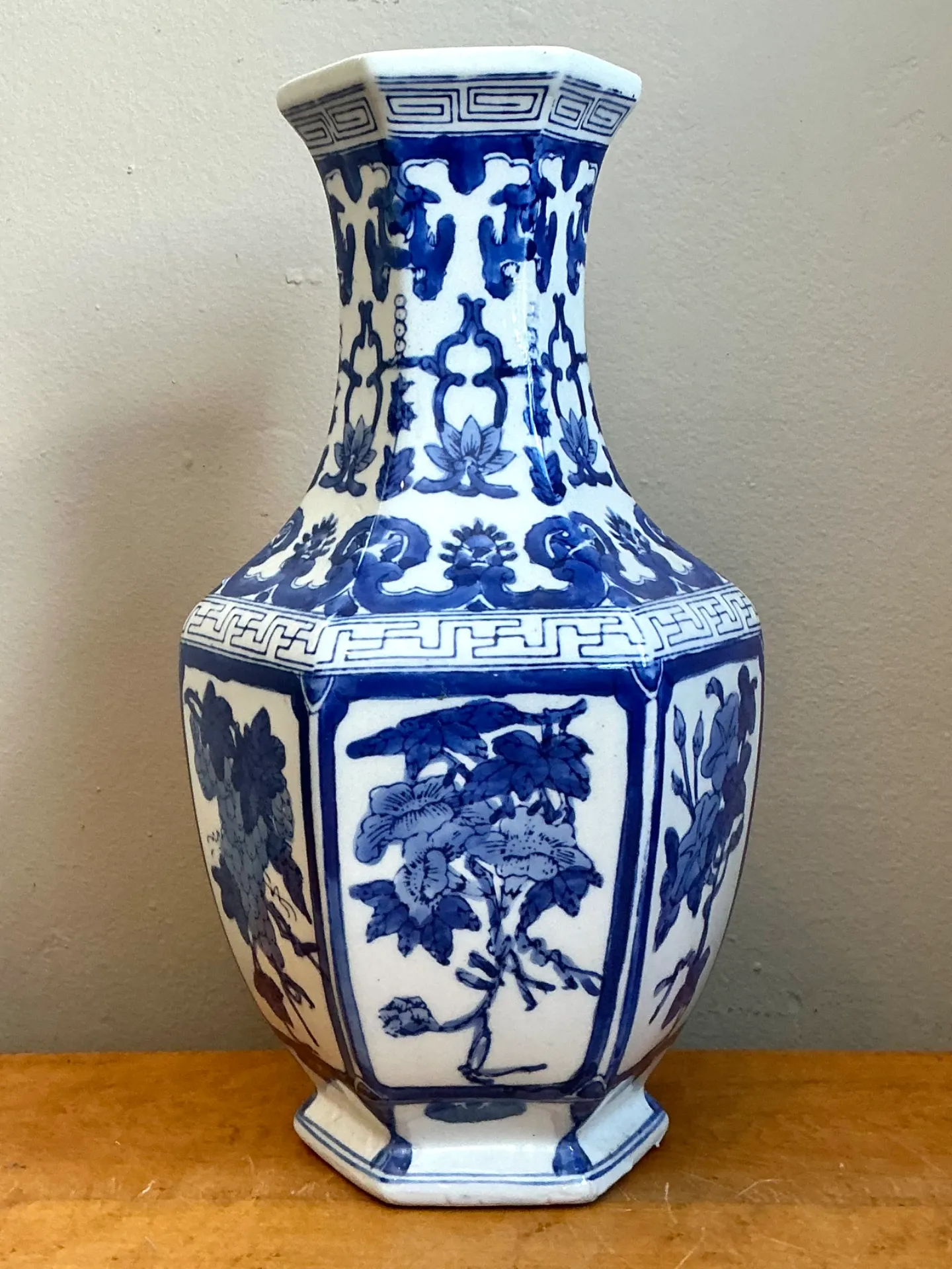 Vintage Chinese Blue and White Ceramic Vase — additional photo 2