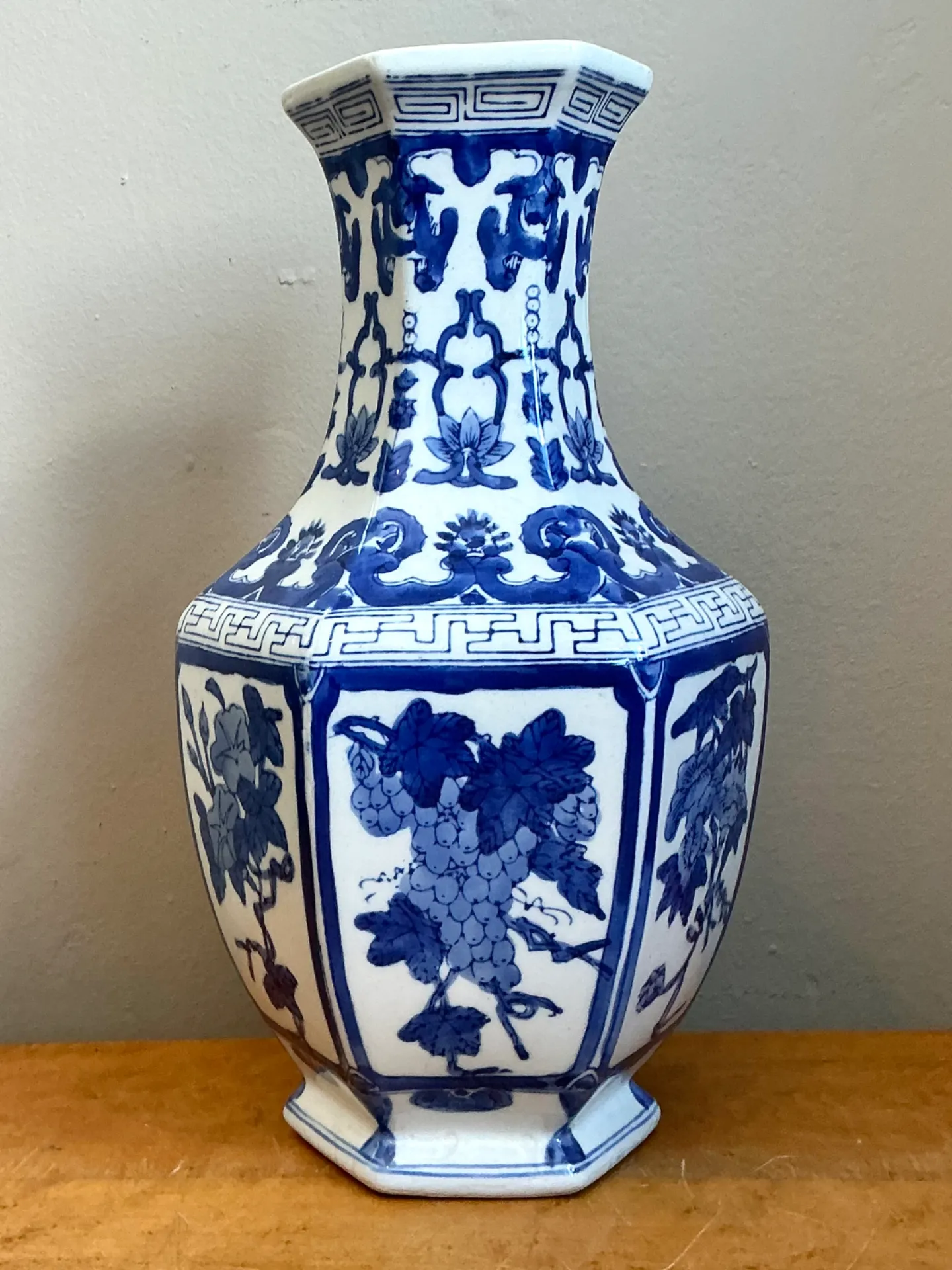 Vintage Chinese Blue and White Ceramic Vase — additional photo 3