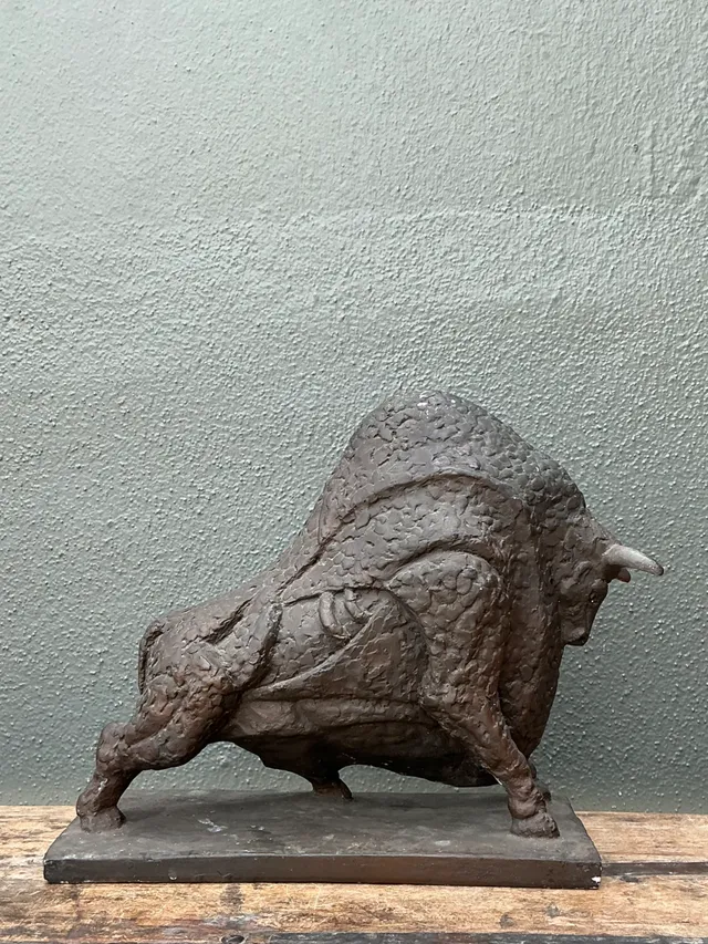 Vintage MCM Textured Plaster Bull Sculpture — additional photo 6