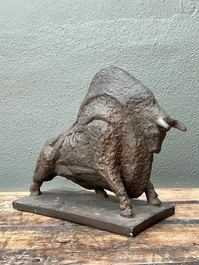 Vintage MCM Textured Plaster Bull Sculpture — additional photo 1