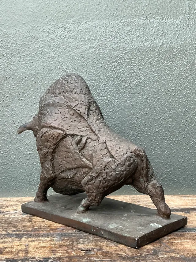 Vintage MCM Textured Plaster Bull Sculpture — additional photo 5