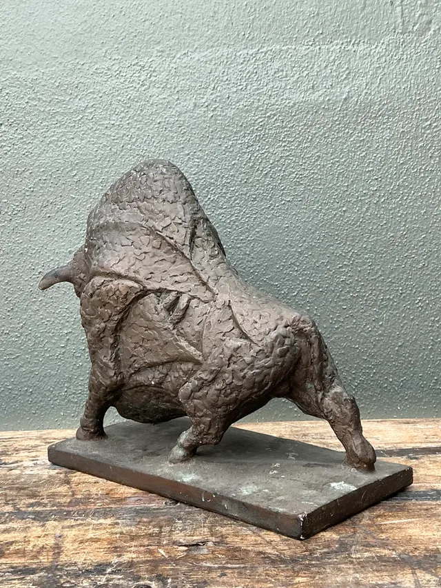 Vintage MCM Textured Plaster Bull Sculpture — additional photo 3