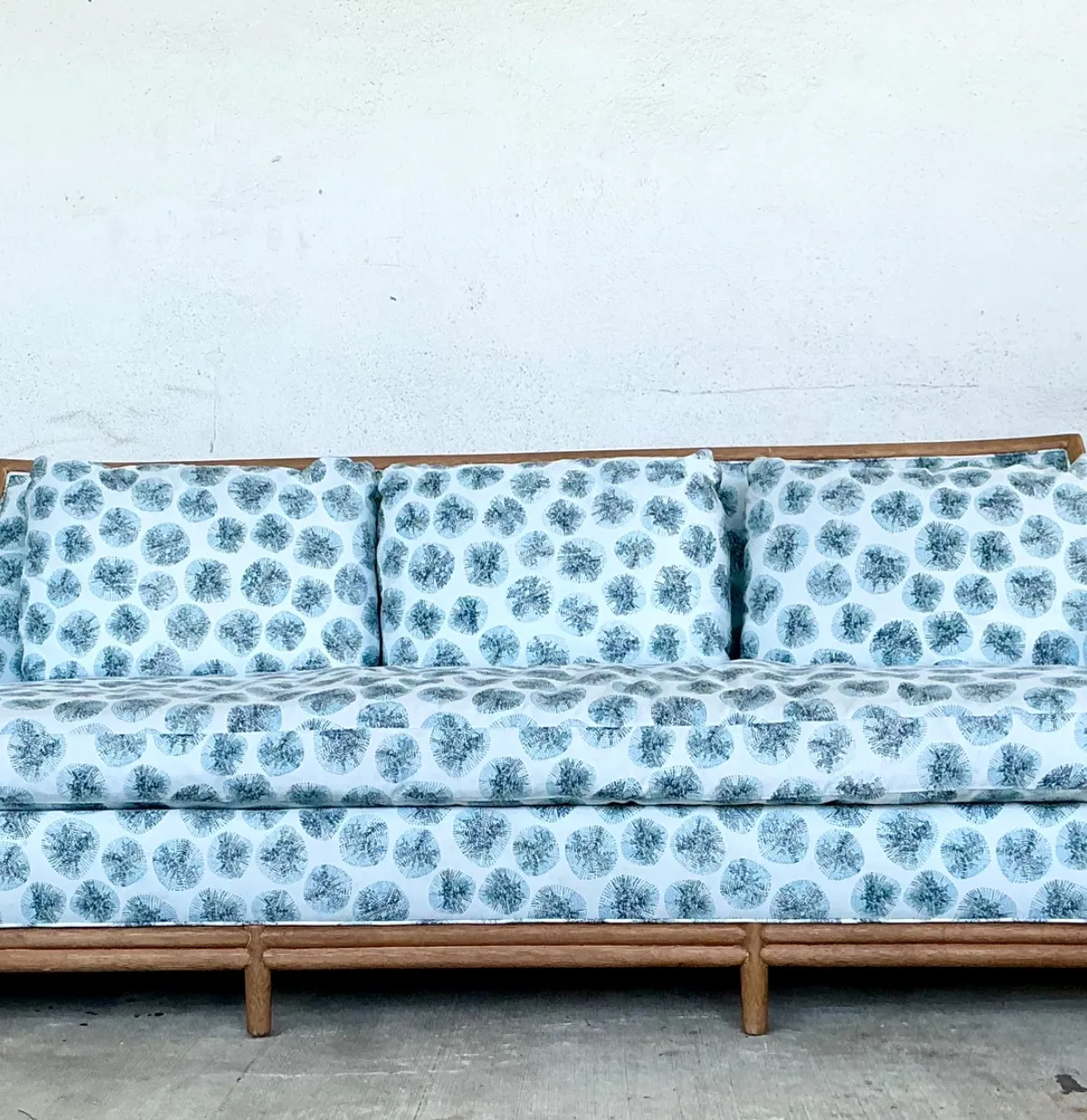 Vintage McGuire Rattan Sofa In Peter Fasano For John Roselli “Sconcett” — additional photo 4