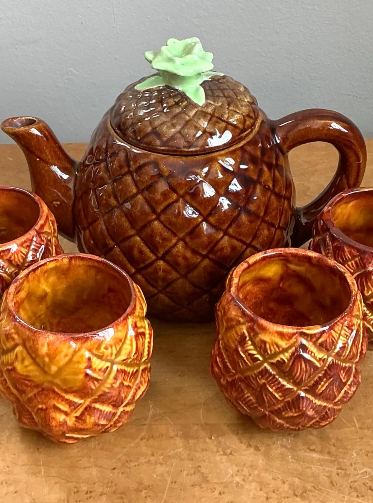 Vintage Pineapple Ceramic Teapot and Mugs Set - Bottom view