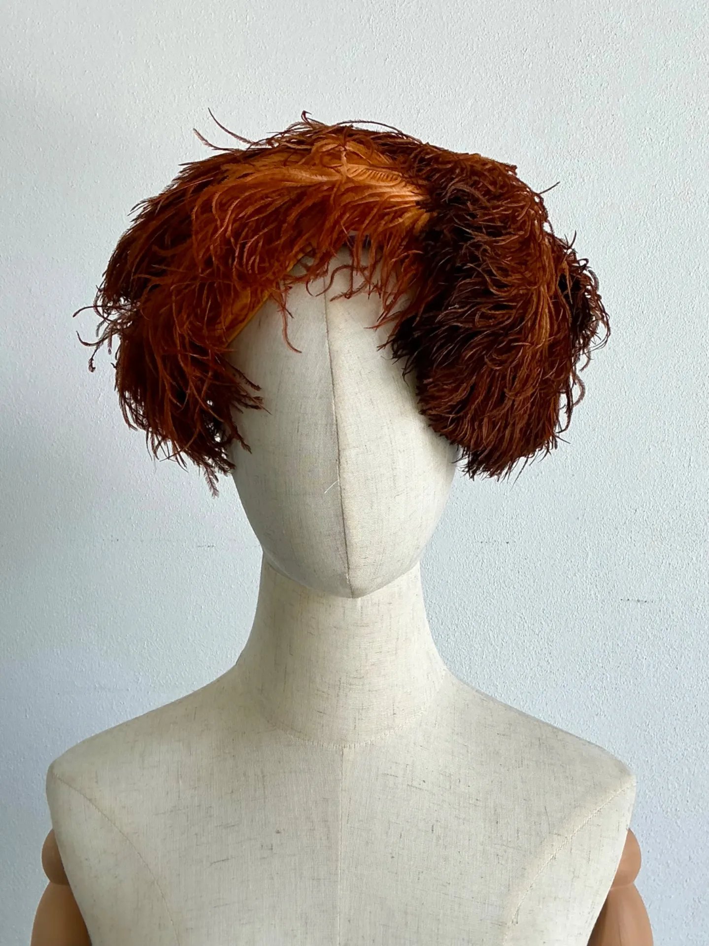 Vintage 1950s Ostrich Feather Hat — additional photo 1