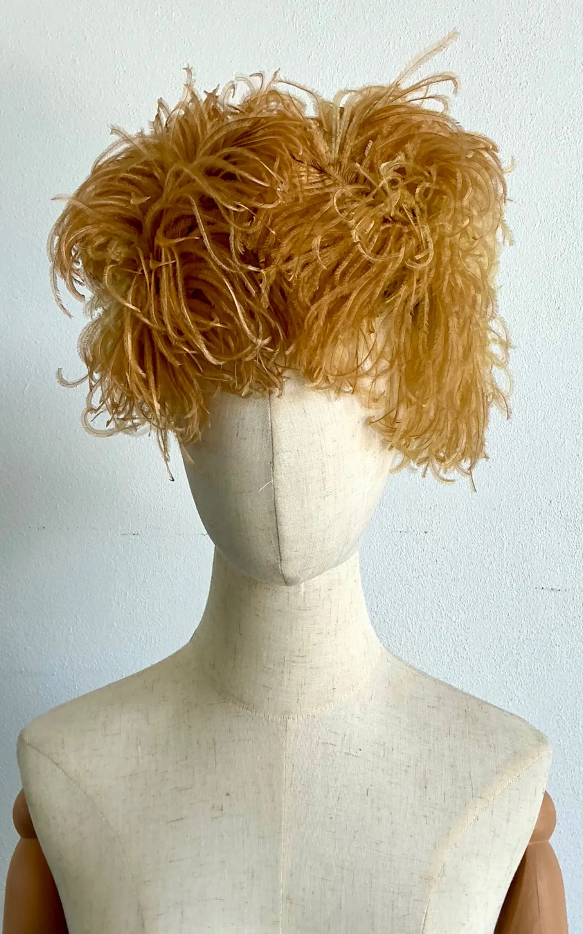Vintage Feather Hat with Decorative Velvet Bow — additional photo 5