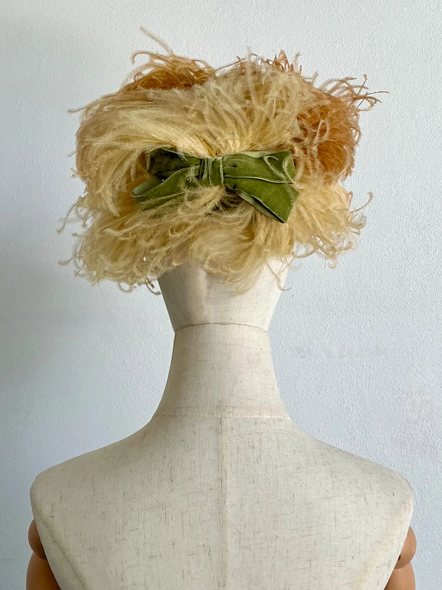 Vintage Ostrich Feather Hat With Velvet Bow — additional photo 5