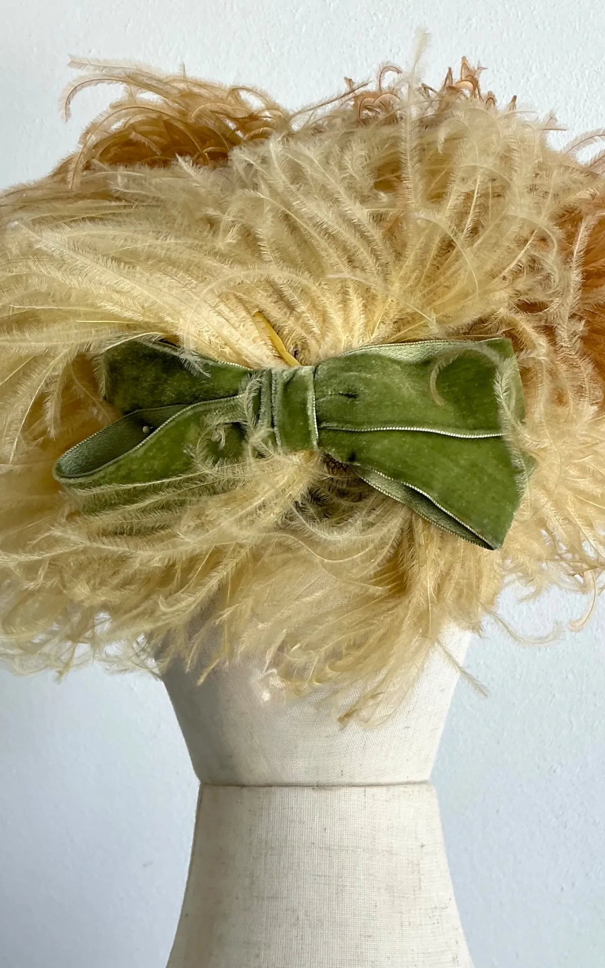 Vintage Feather Hat with Decorative Velvet Bow — additional photo 6