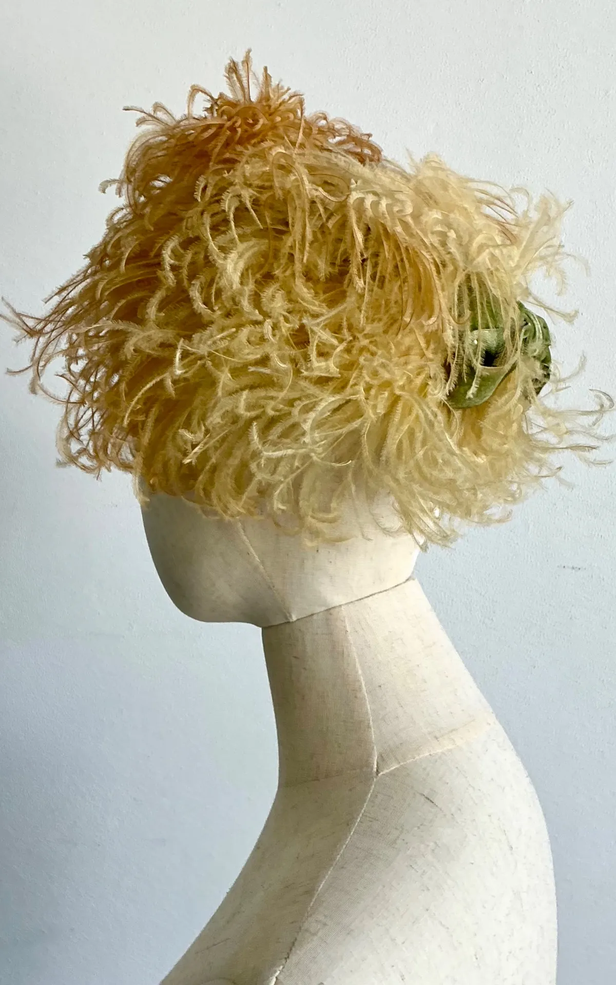 Vintage Ostrich Feather Hat With Velvet Bow — additional photo 7