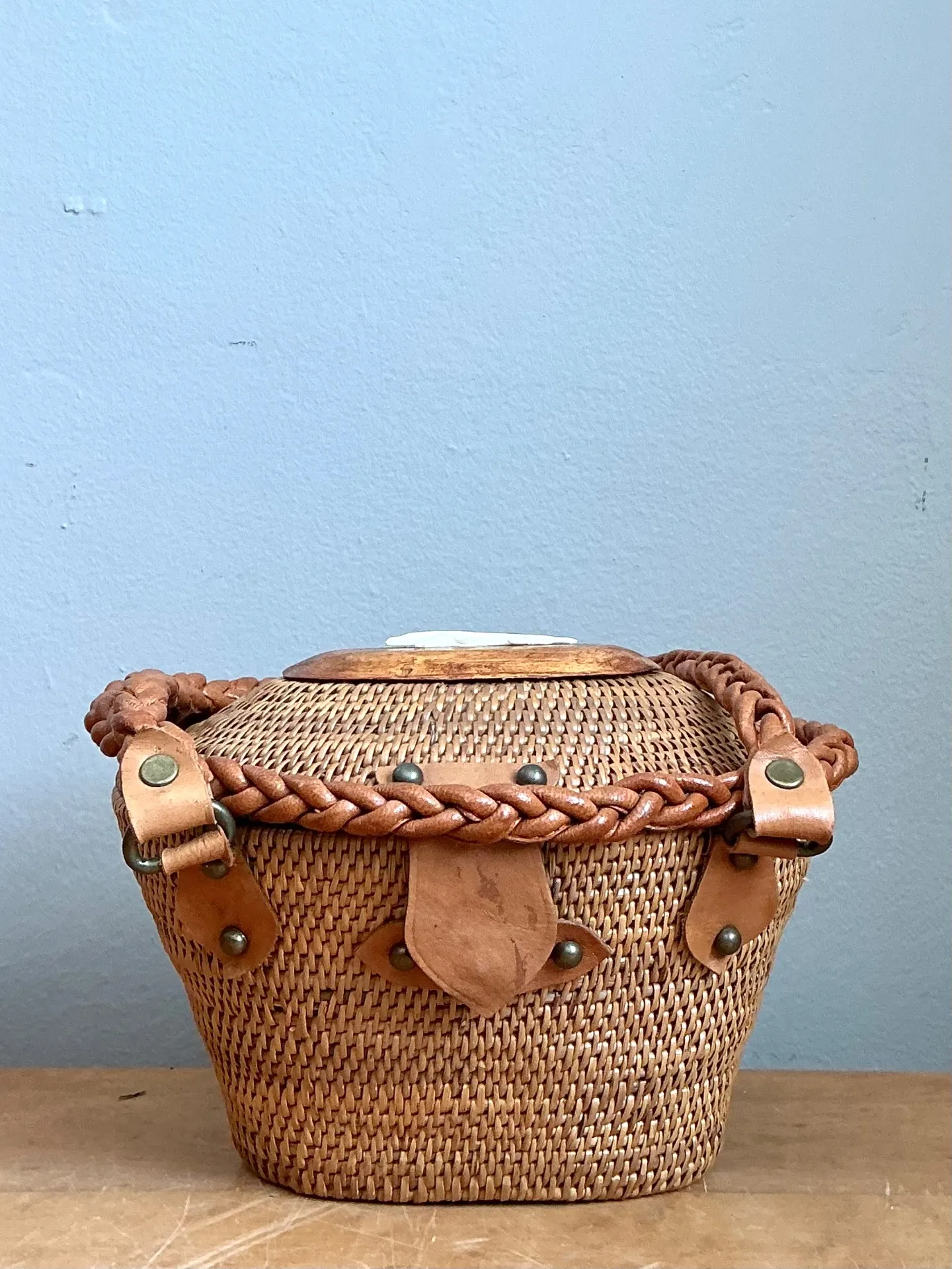 Vintage Woven Rattan Handbag with Leather Accents — additional photo 7