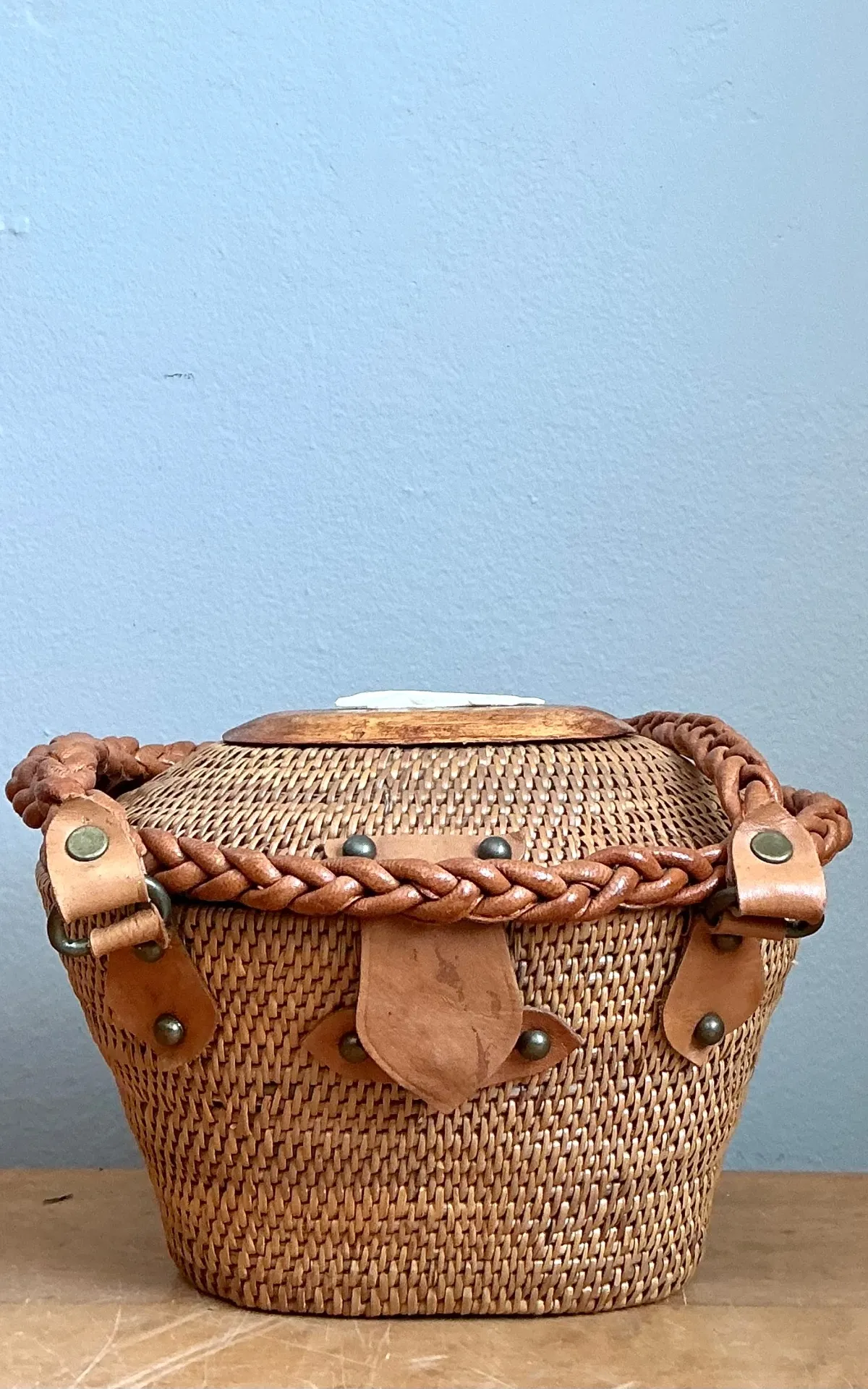 Vintage Woven Rattan Handbag with Leather Accents — additional photo 7