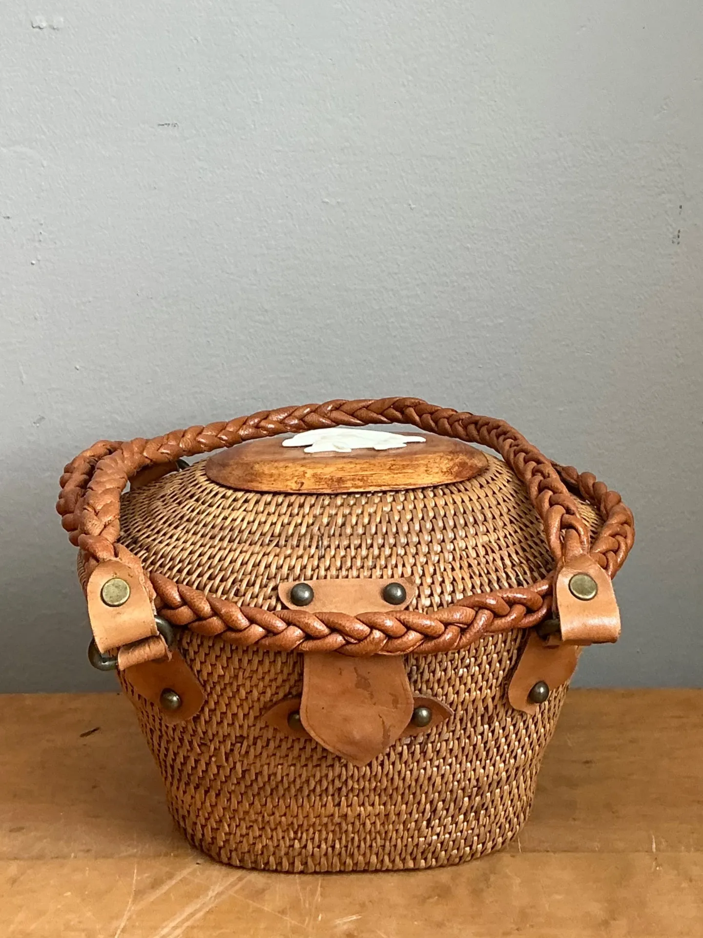 Vintage Woven Rattan Handbag with Leather Accents — additional photo 3
