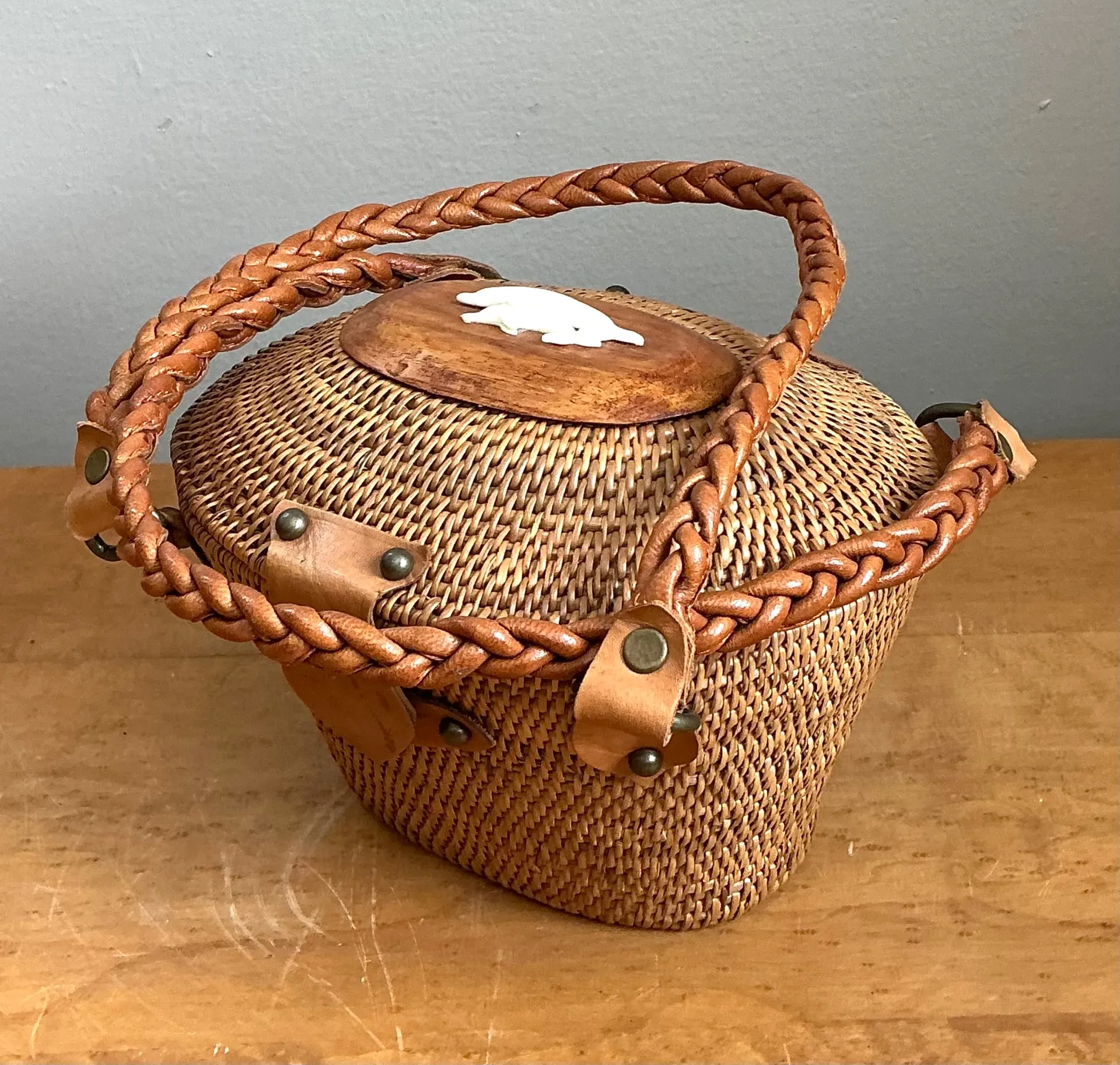 Vintage Woven Rattan Handbag with Leather Accents — additional photo 4