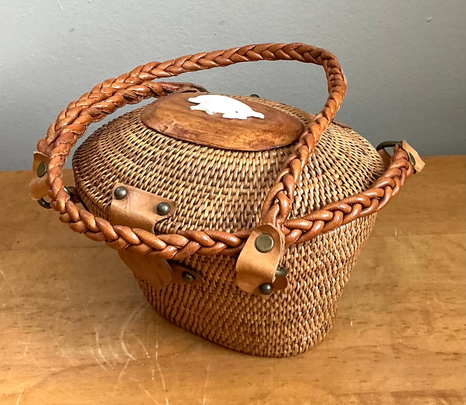 Vintage Woven Rattan Handbag with Leather Accents — additional photo 8