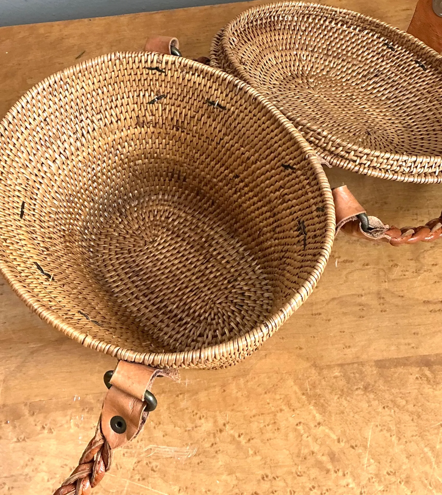 Vintage Woven Rattan Handbag with Leather Accents — additional photo 5