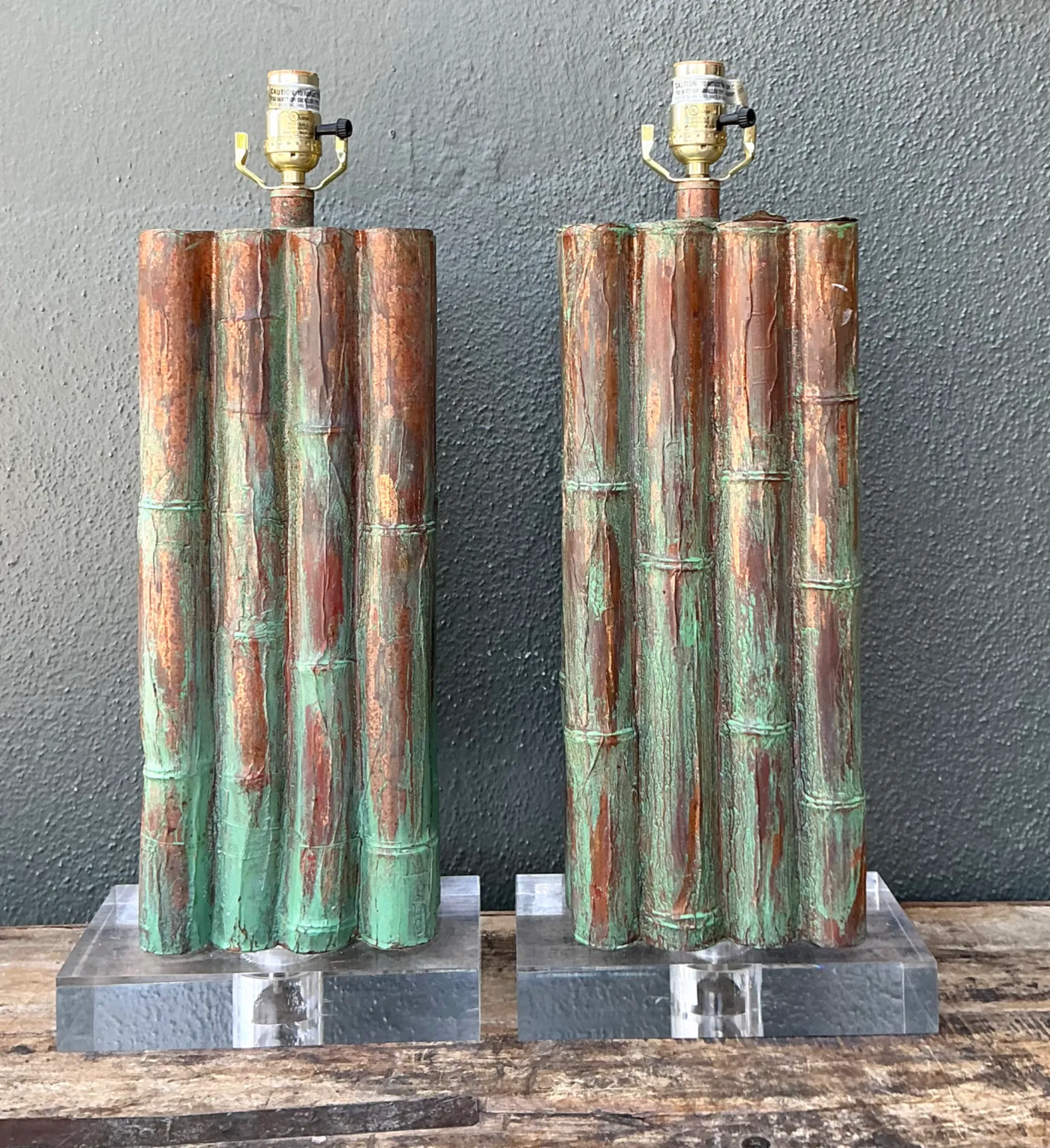 Vintage Faux Bamboo Lamps On Lucite Plinth - A Pair — additional photo 5