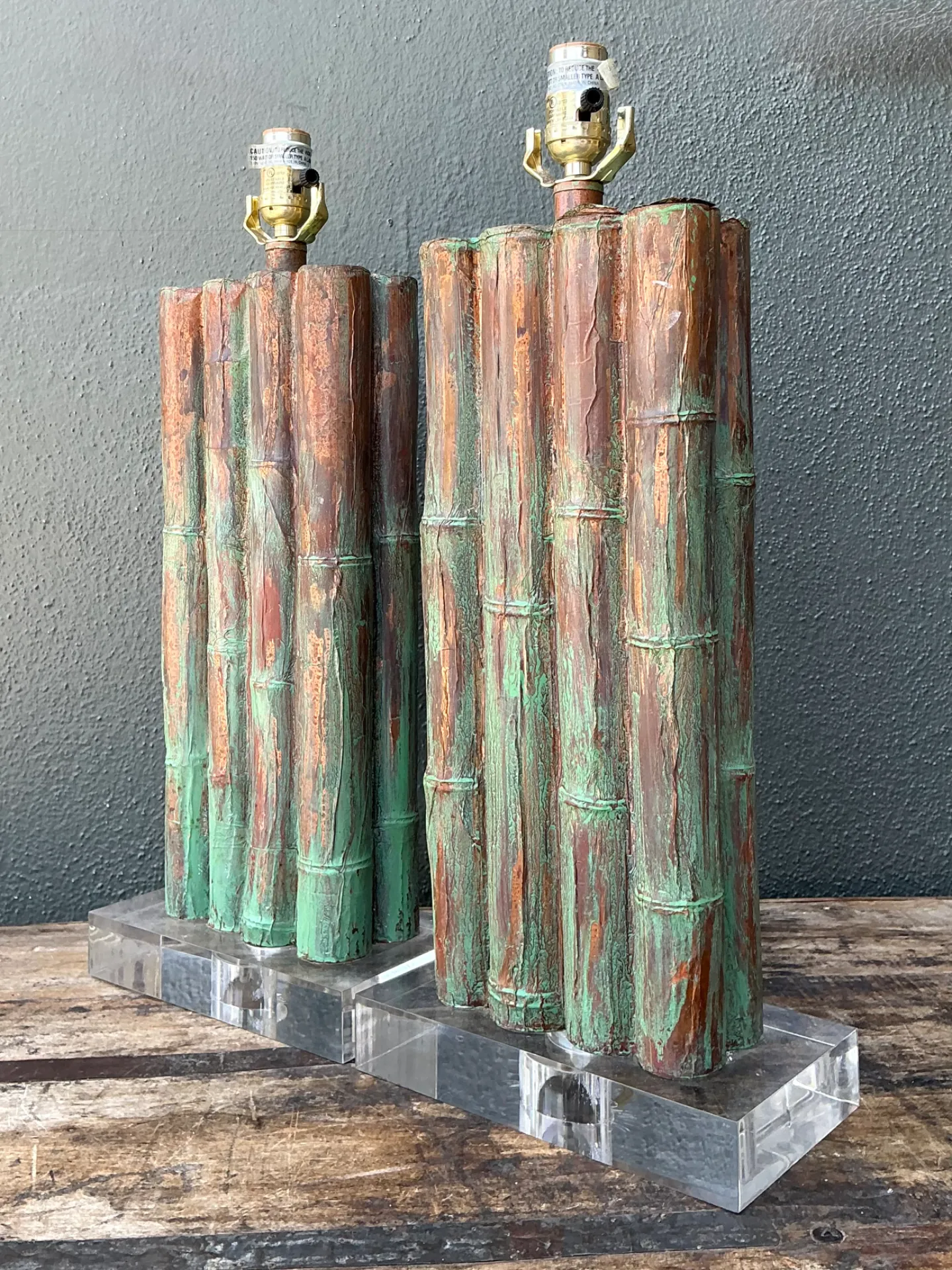 Vintage Faux Bamboo Lamps On Lucite Plinth - A Pair — additional photo 7