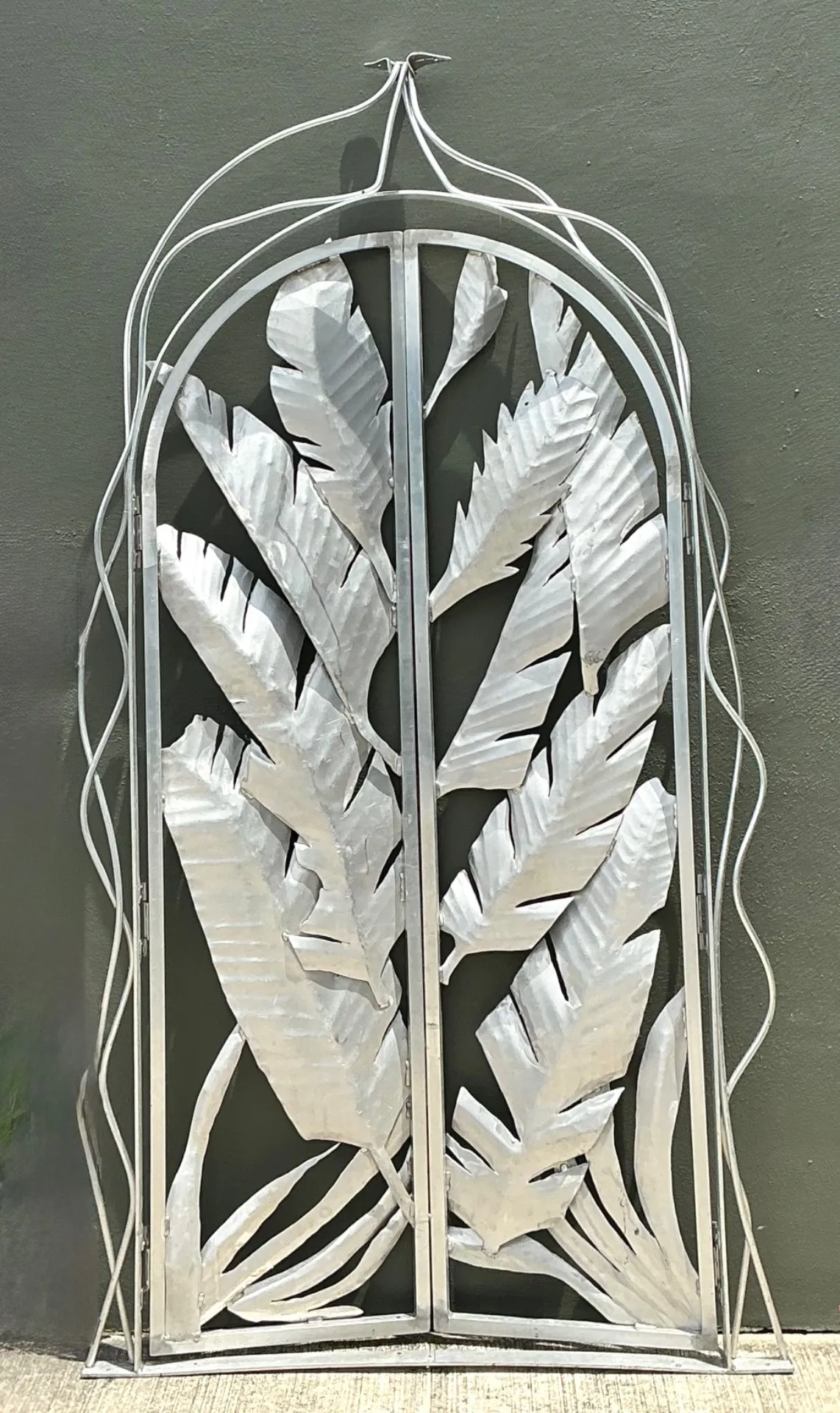 Vintage Aluminum Banana Leaf Botanical Garden Gate — additional photo 4