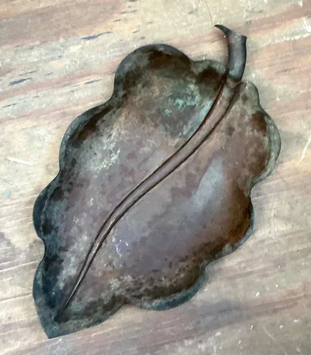 Vintage Italian Patinated Copper Leaf Bowl — additional photo 3