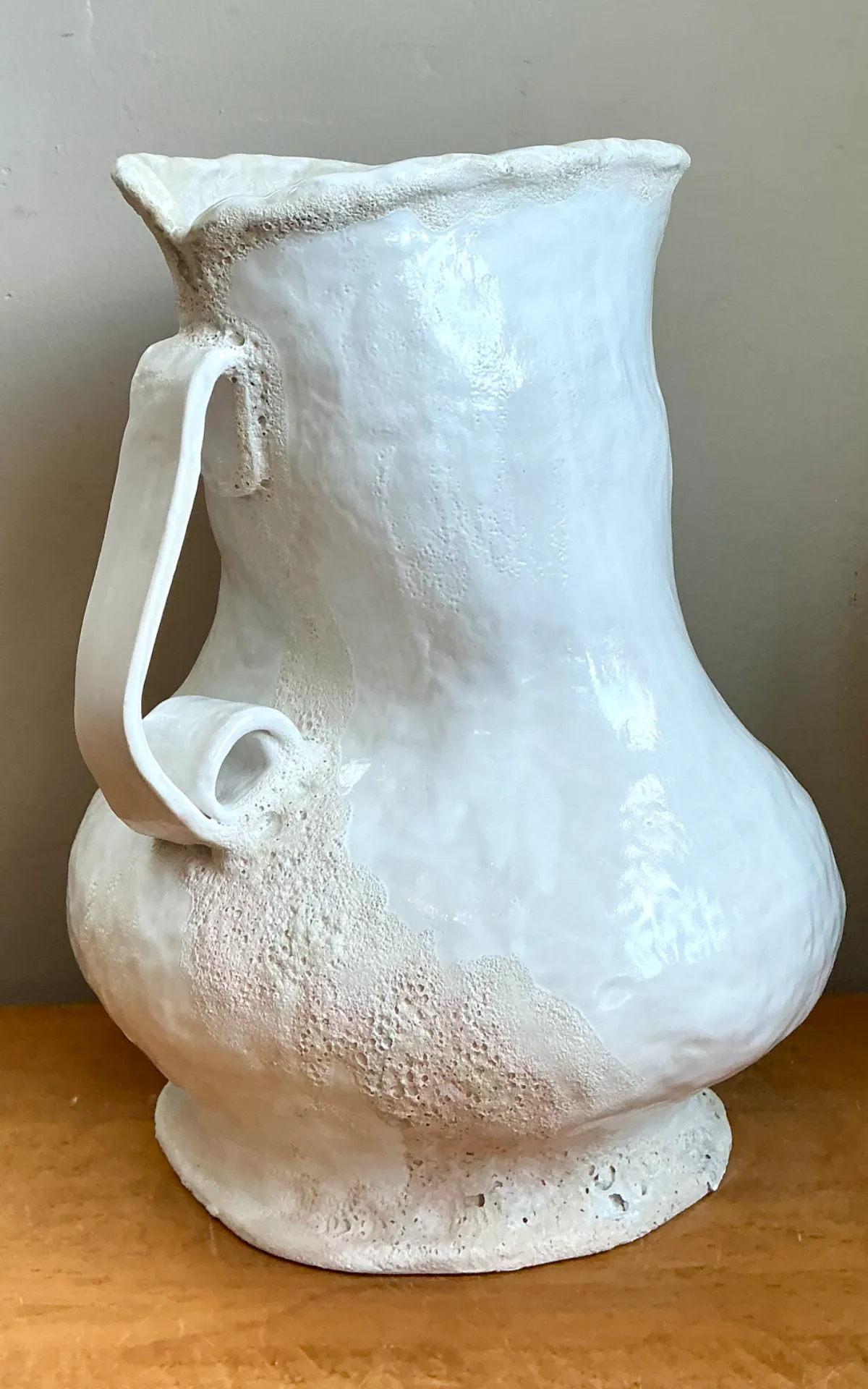 Vintage Monumental White Ceramic Double-Handled Vase — additional photo 4