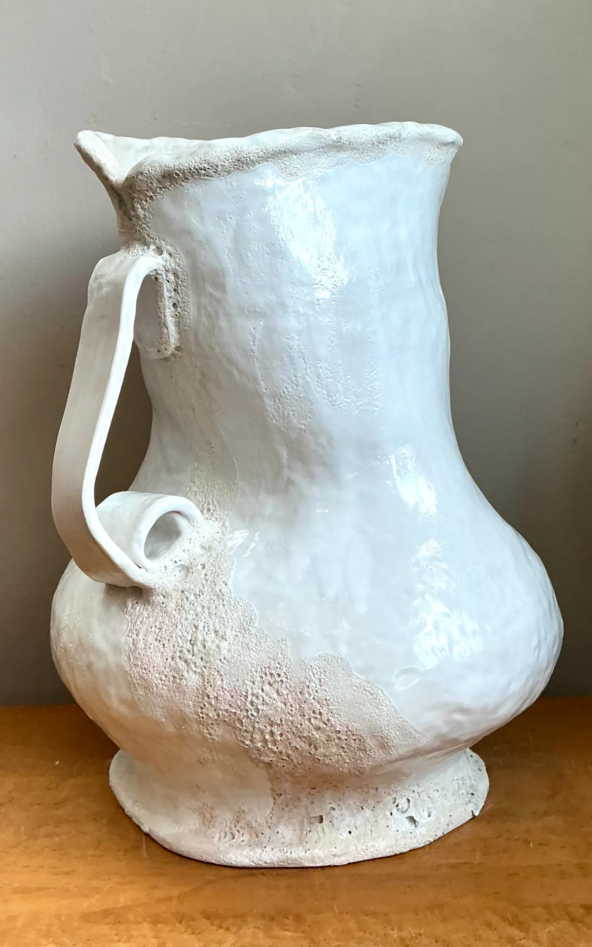 Vintage Monumental White Ceramic Double-Handled Vase — additional photo 6