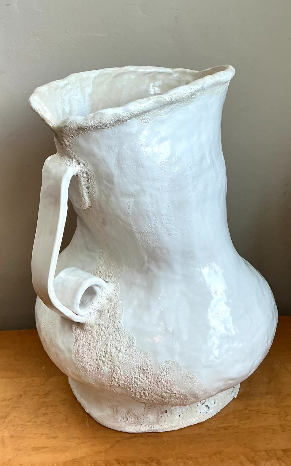 Vintage Monumental White Ceramic Double-Handled Vase — additional photo 8