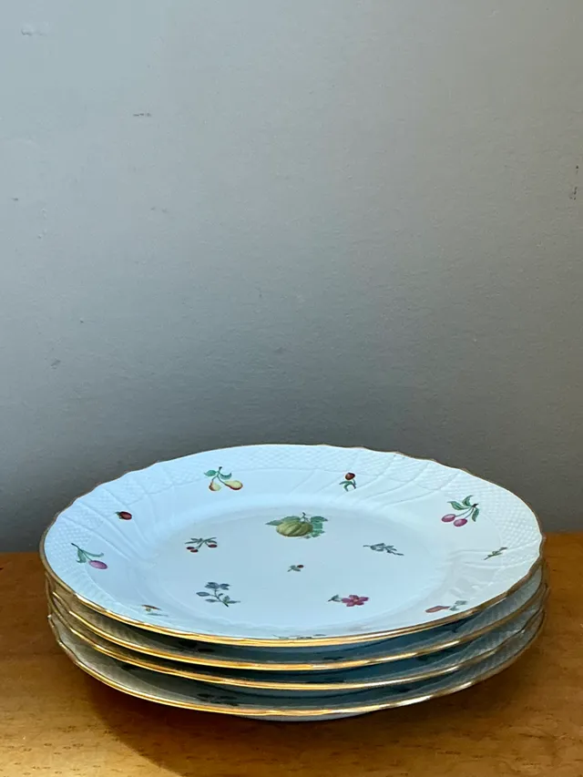 Vintage Richard Ginori Italian Floral and Fruit Porcelain Plates - Set Of 4 — additional photo 3