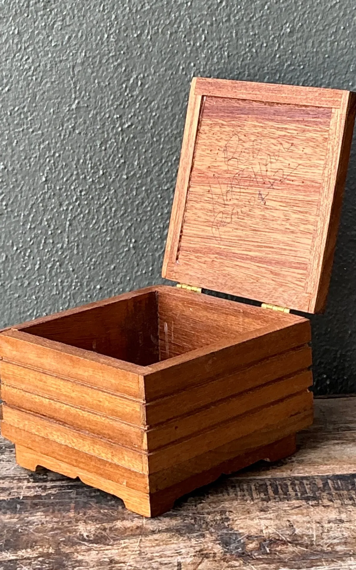 Vintage Rustic Wood Storage Box — additional photo 4