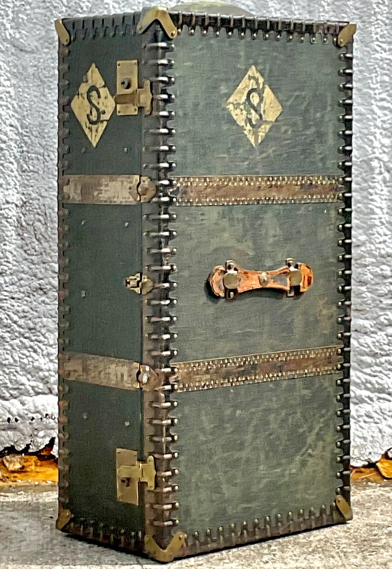 Vintage Franzi Italian Steamer Trunk — additional photo 1