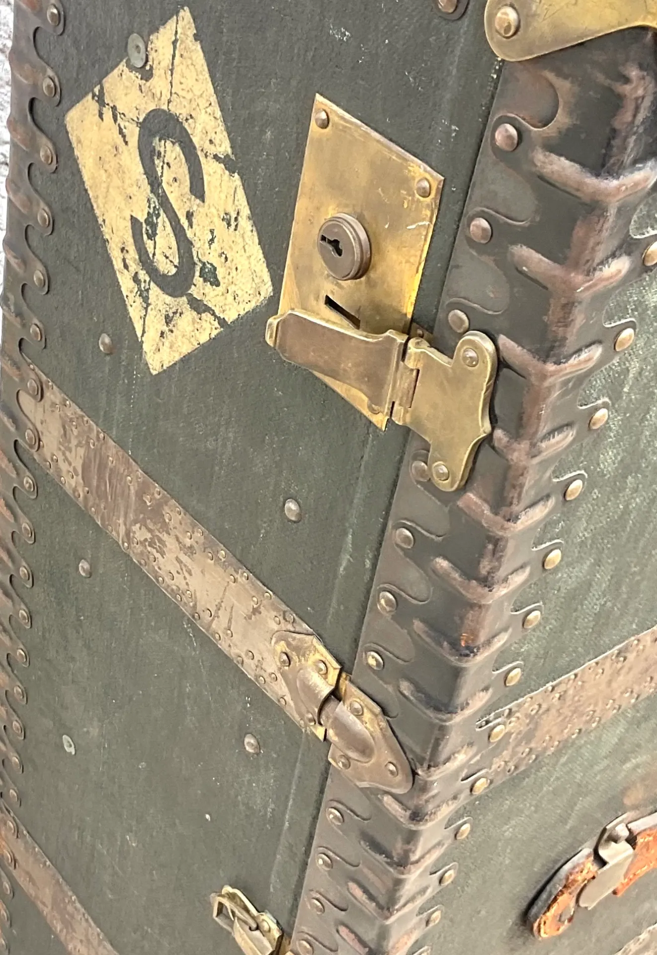 Vintage Franzi Italian Steamer Trunk — additional photo 8