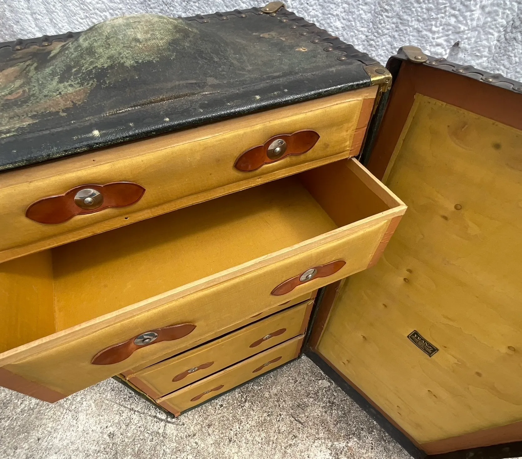 Vintage Franzi Italian Steamer Trunk — additional photo 4