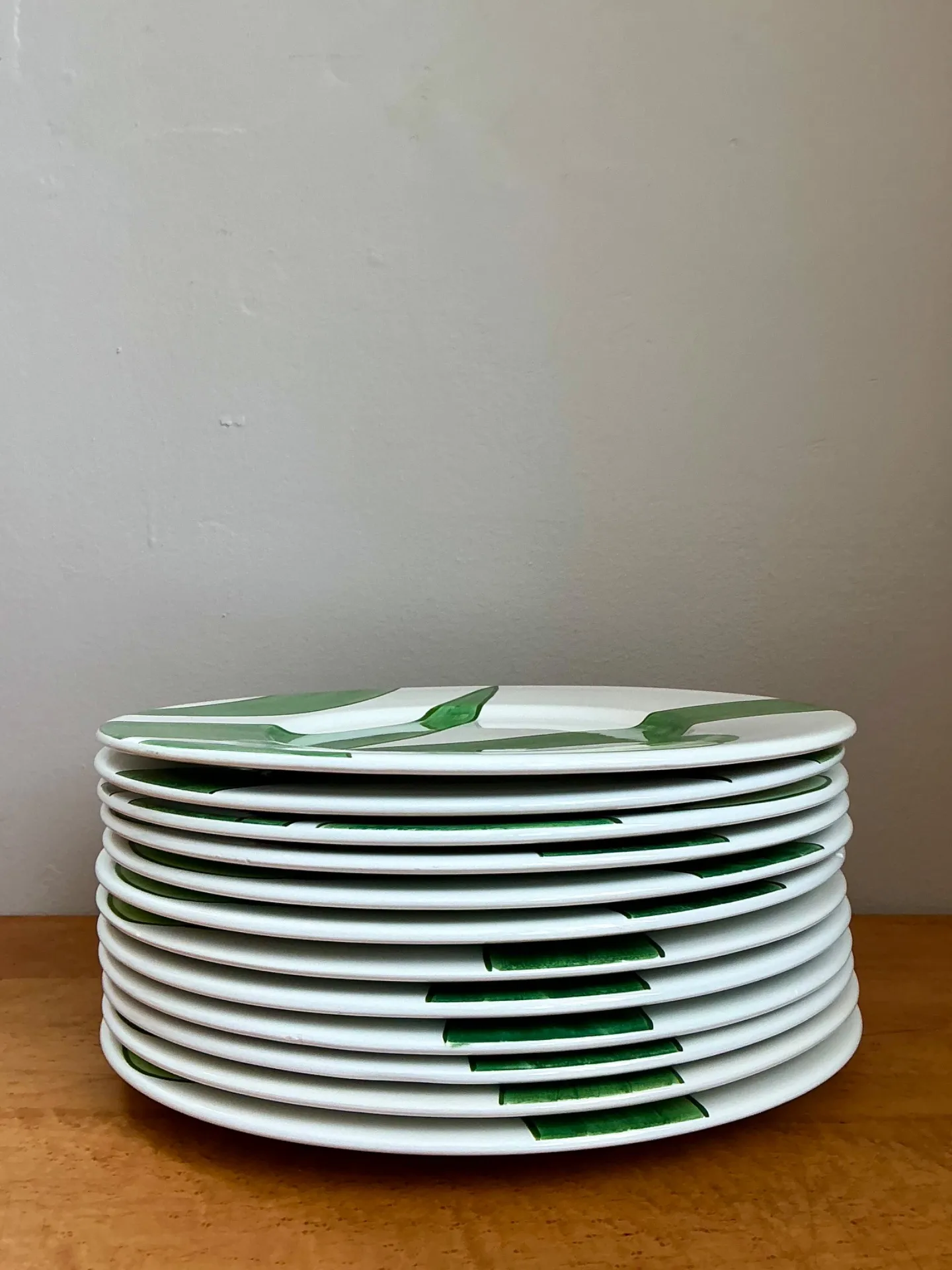 Vintage Italian Vietri Glazed Ceramic Palm Plates - Set Of 12  — additional photo 1