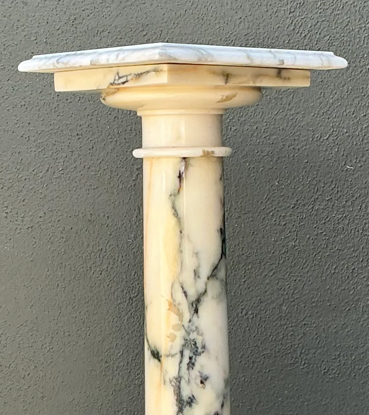 Vintage Marble Column Pedestal — additional photo 2