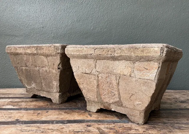 Vintage Stone Outdoor Planters - Set of 2 — additional photo 1