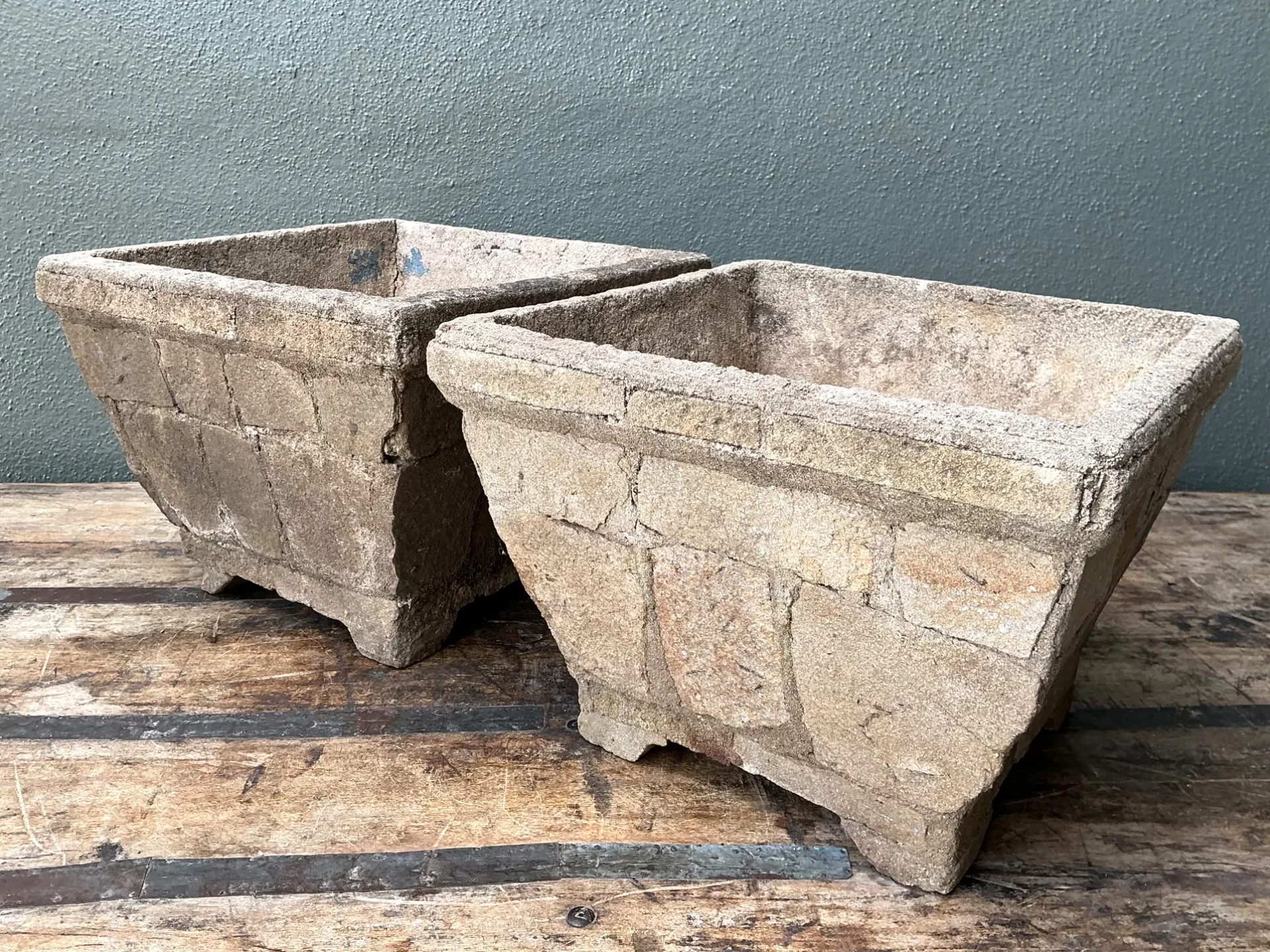 Vintage Stone Outdoor Planters - Set of 2 — additional photo 4