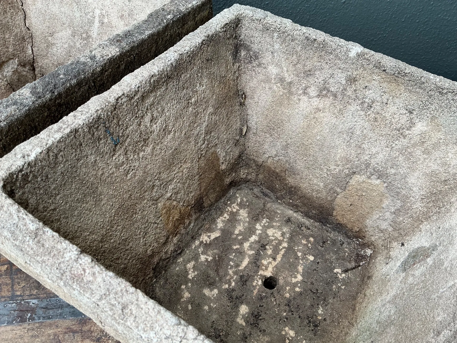 Vintage Stone Outdoor Planters - Set of 2 — additional photo 5