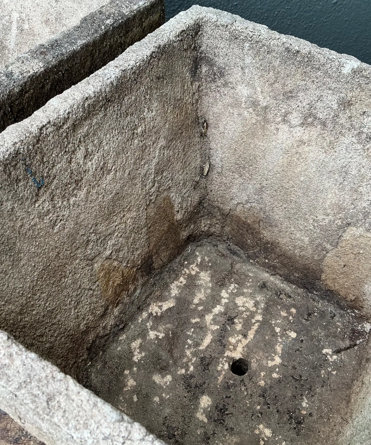 Vintage Stone Outdoor Planters - Set of 2 — additional photo 5